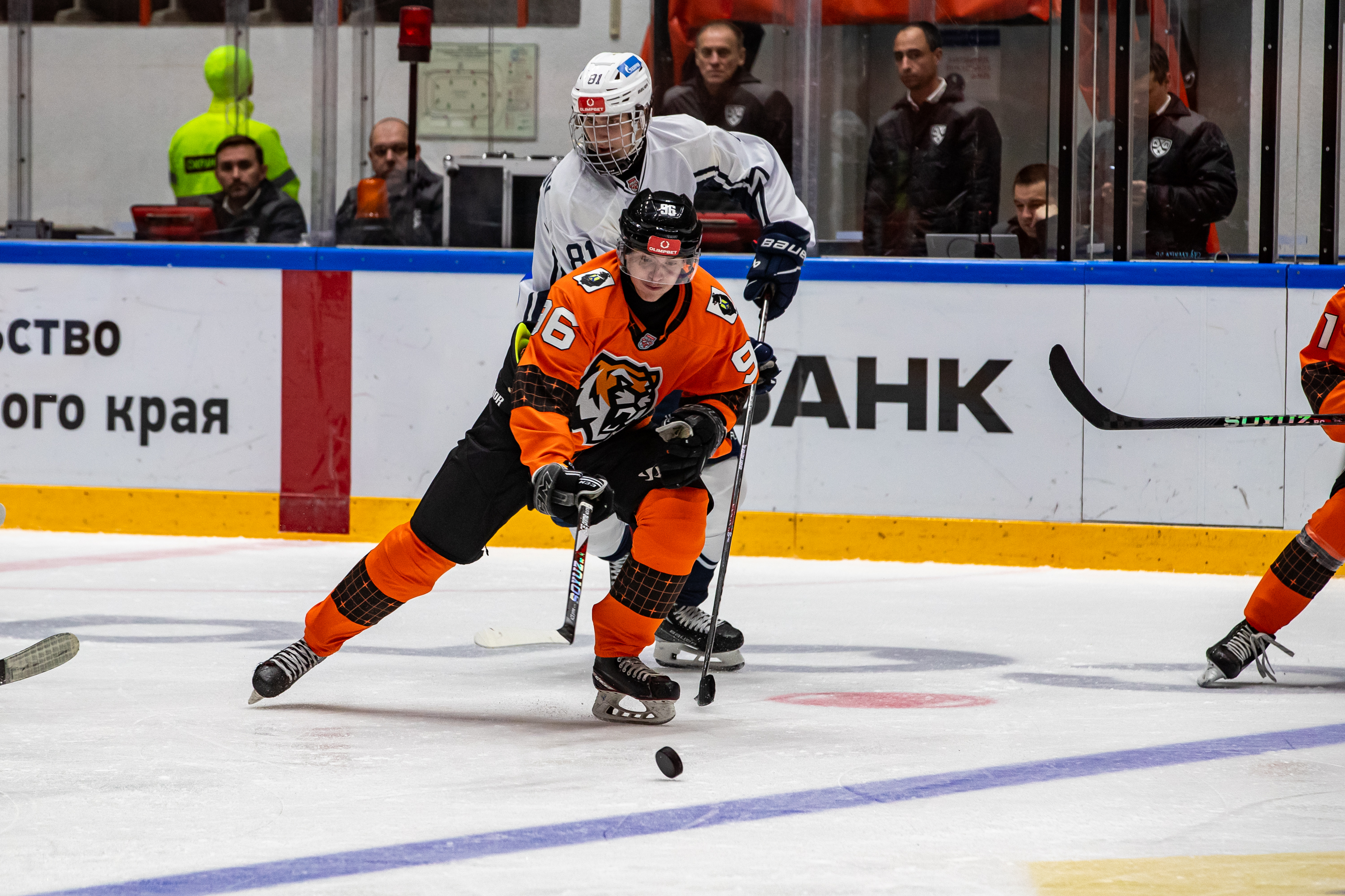 Дуэль с Академией